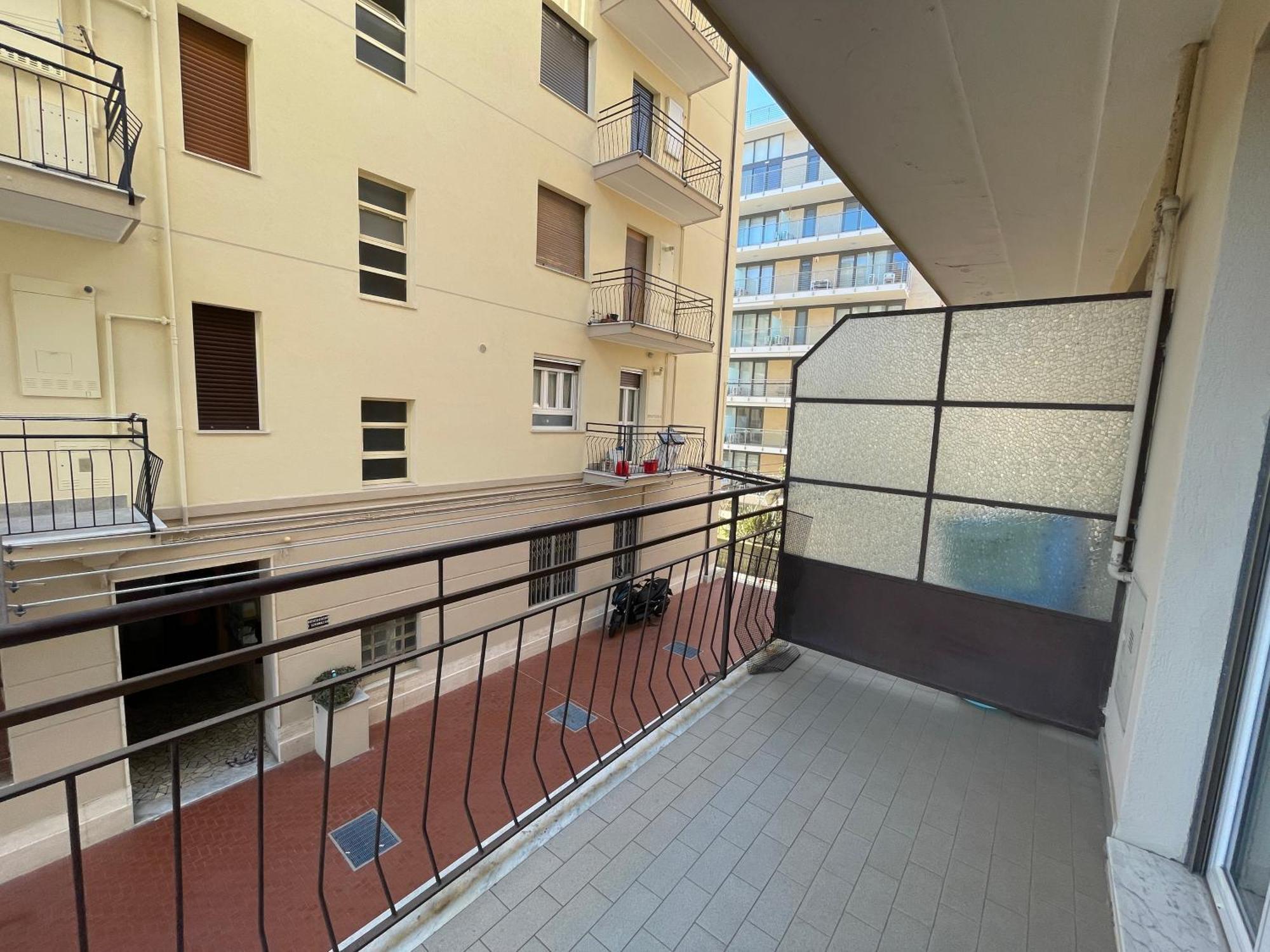 [50 metri dal mare] - Free parking e A/C Leilighet Pietra Ligure Rom bilde