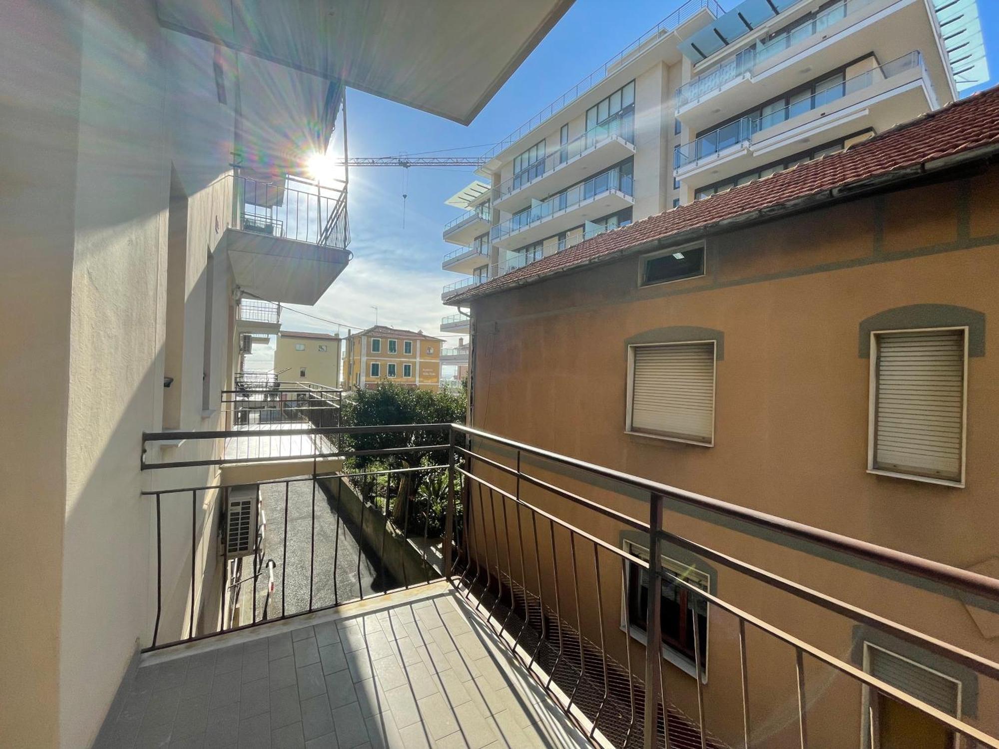 [50 metri dal mare] - Free parking e A/C Leilighet Pietra Ligure Rom bilde